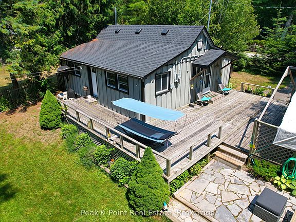 2nd image of 36 Barrie Ave