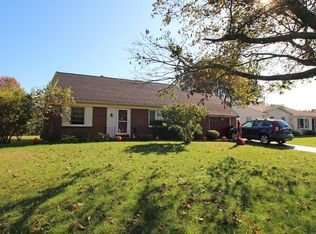 51 Bayberry Ln, Rochester, NY 14616