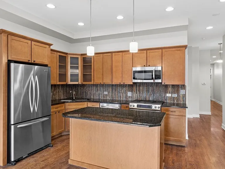 812 North Blvd #201 — Photo 3