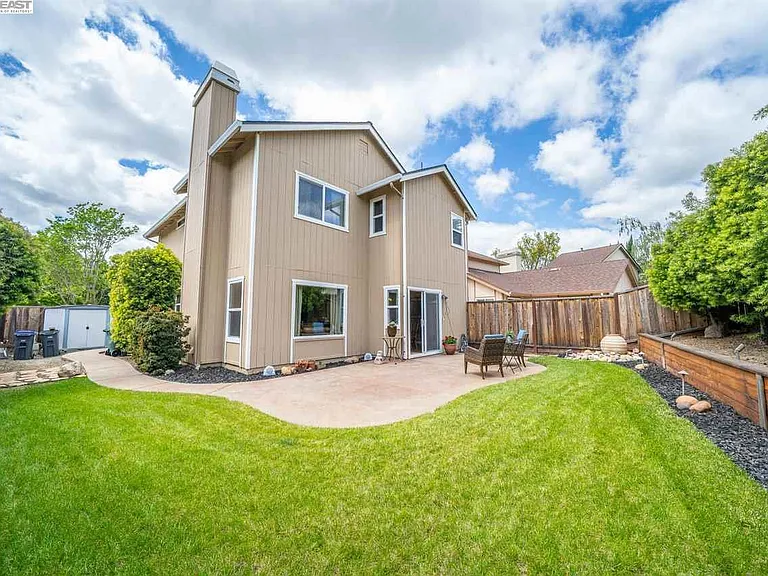 2137 Eilene Dr — Photo 17