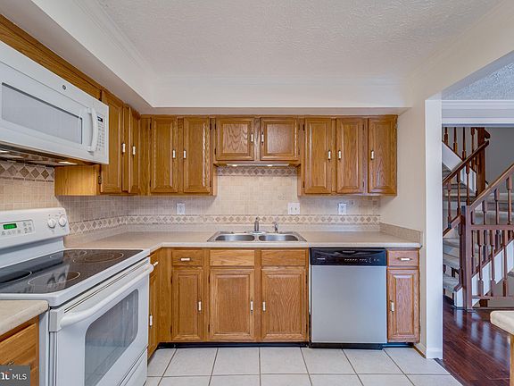 4th image of 3650 Woodhaven Ct