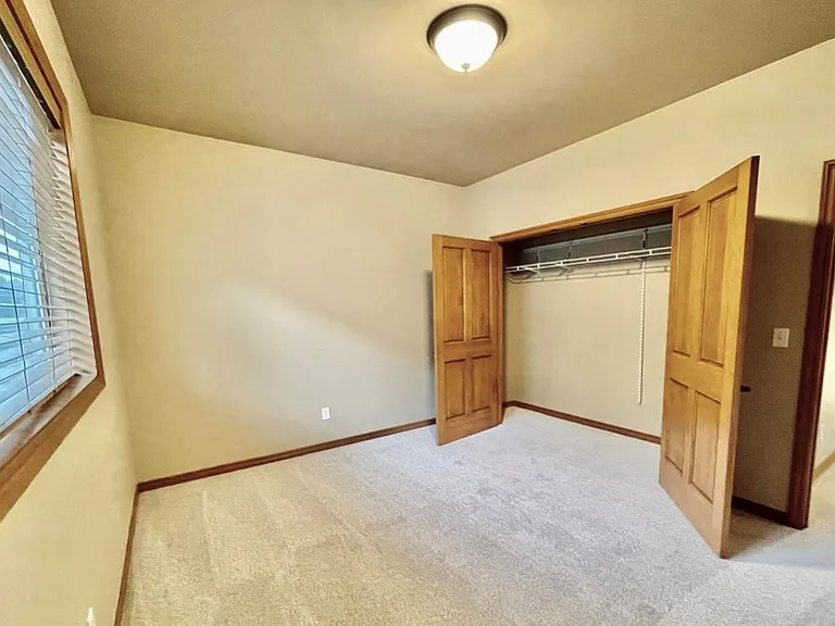 5805 Englewood Ave — Photo 23