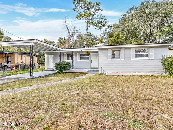 3rd image of 9132 DEVONSHIRE Boulevard
