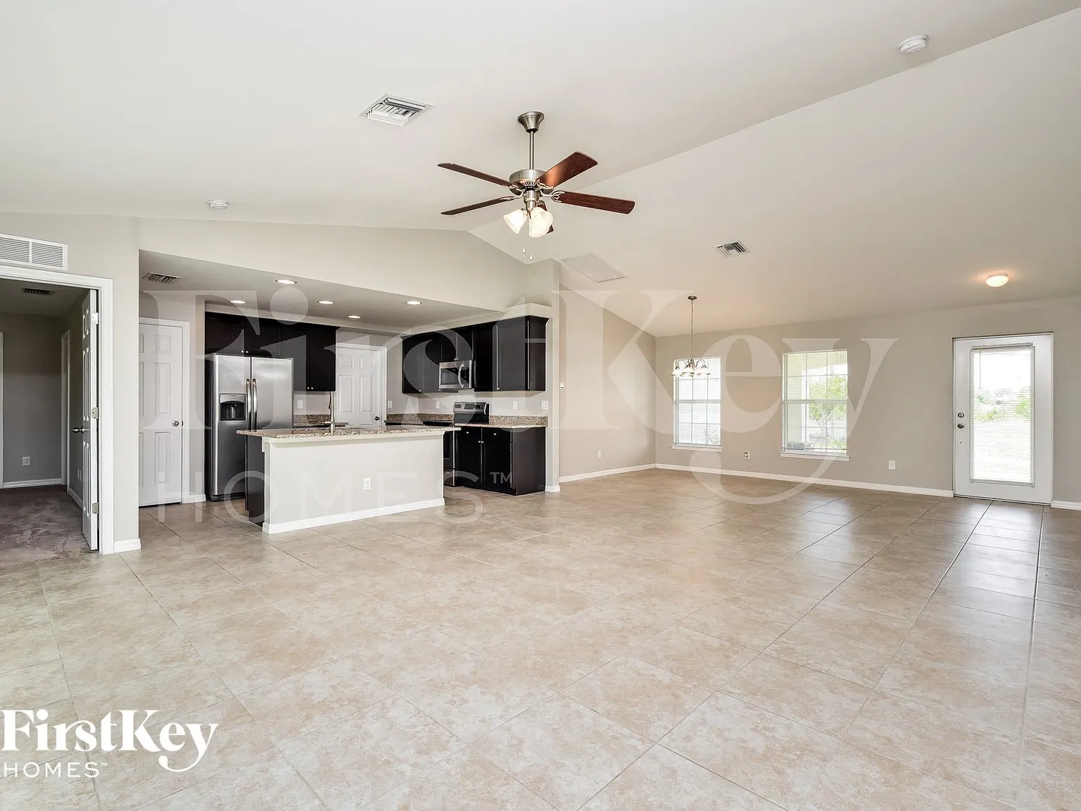 4 bed, 2.0 bath, 1828 sqft, $2,390 — Photo 3