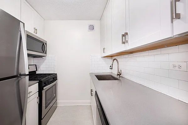 Rented by Living New York | media 7