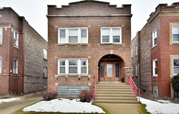 2nd image of 1934 Clarence Ave