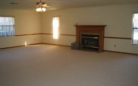 4th image of 4017 Lake Haven Blvd