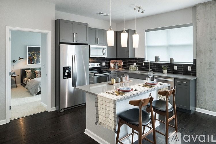 1st image of 2081 California St #501