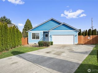 1225 Hemlock Pl, Mount Vernon, WA 98273