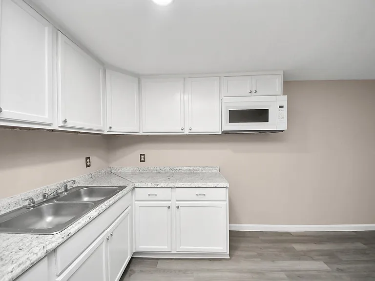 17111 River Rd #B — Photo 6