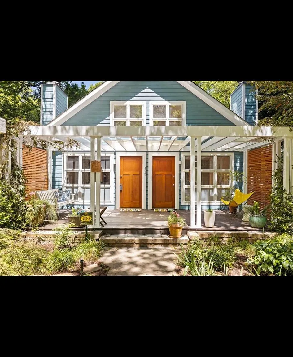 452 Sinclair Ave NE — Photo 1
