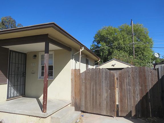 3rd image of 5209 Gordon Dr