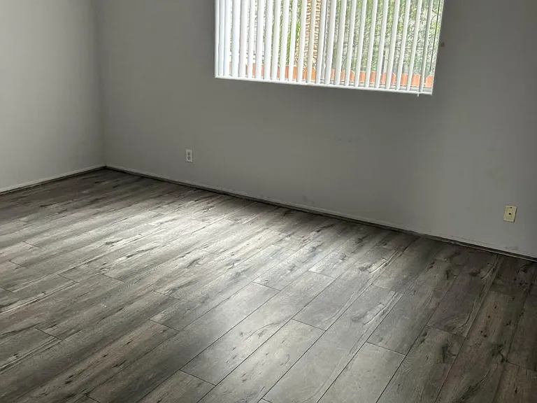 11027 Aqua Vista St #4 — Photo 13