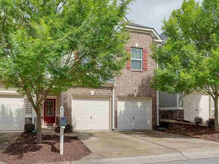 426 Woodbark Ct — Photo 2