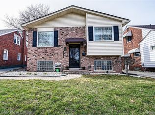 22708 Alger St, Saint Clair Shores, MI