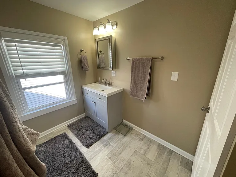 211 Herman Ave — Photo 21