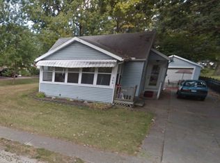 304 S Elm St, Mahomet, IL 61853