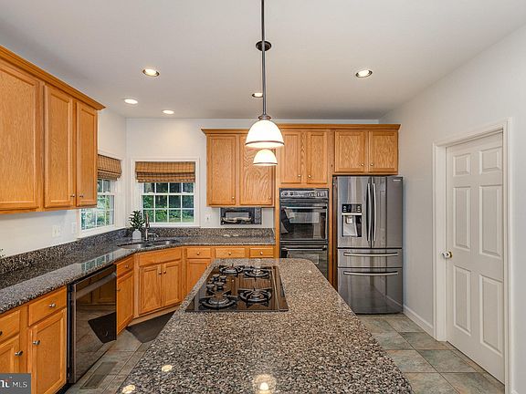 5th image of 6051 Whippoorwill Dr