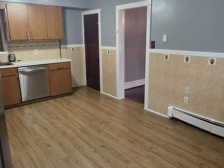 372 W Academy St — Photo 8
