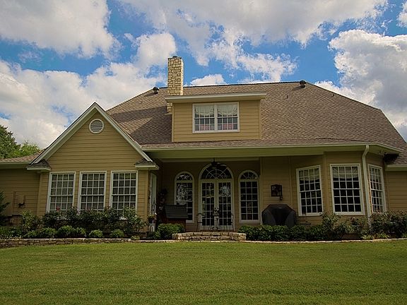 2nd image of 3030 Briar Ln