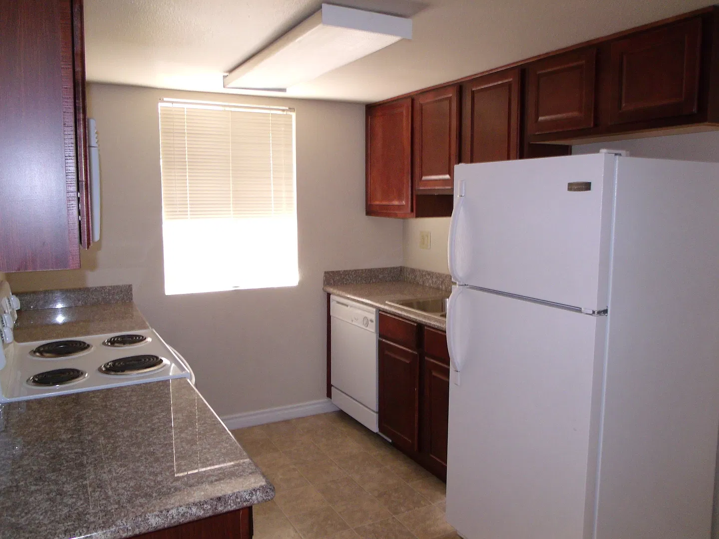 5350 River Glen Dr — Photo 4