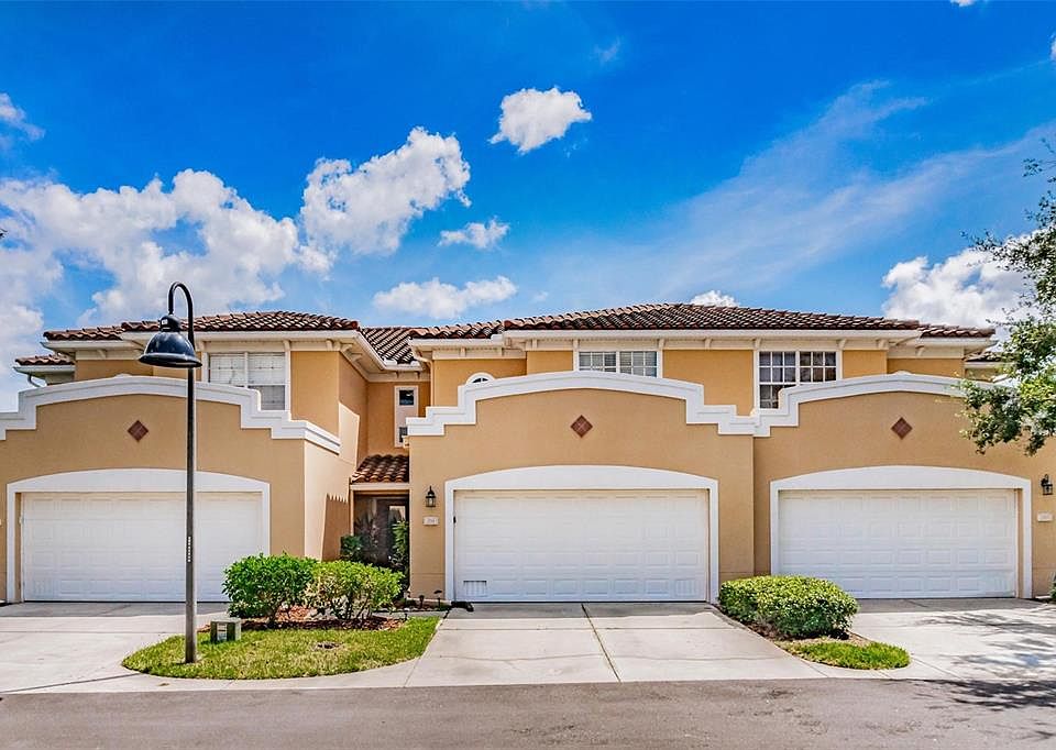 1st image of 204 Valencia Cir