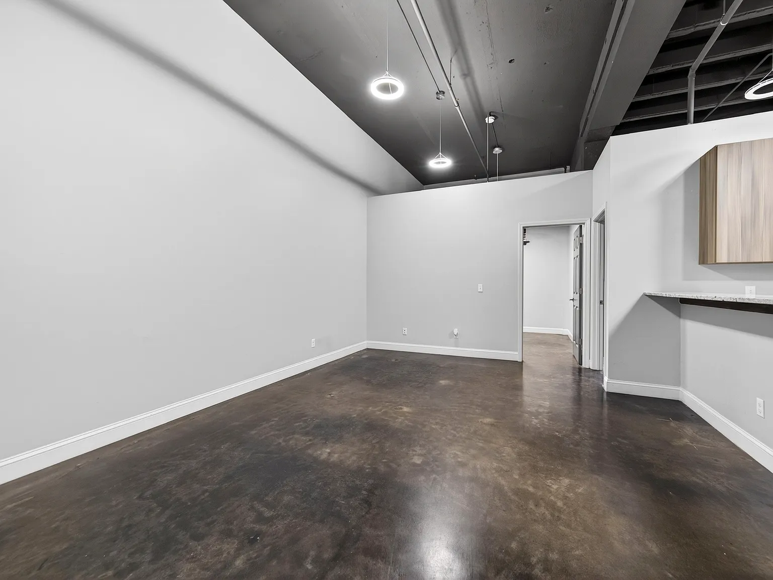 2 bed, 920 sqft, $1,295 — Photo 3