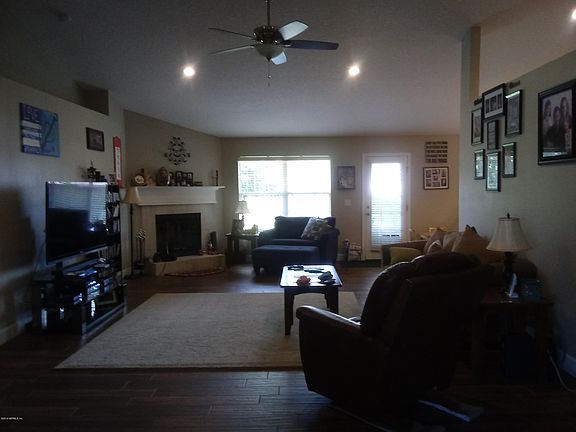 2nd image of 3236 Silverado Cir