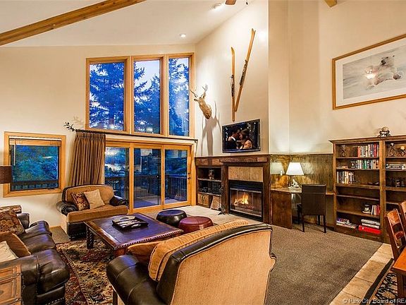 3rd image of 1560 Deer Valley Dr