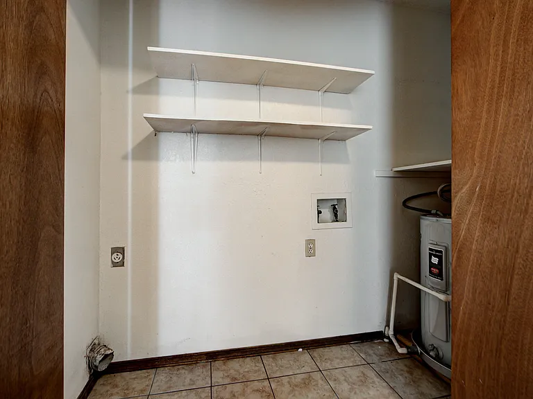 1331 Glen Oaks Ct #4 — Photo 20