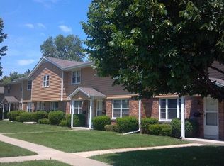 Shorewood Townhouse Apartments, Loves Park, IL 61111