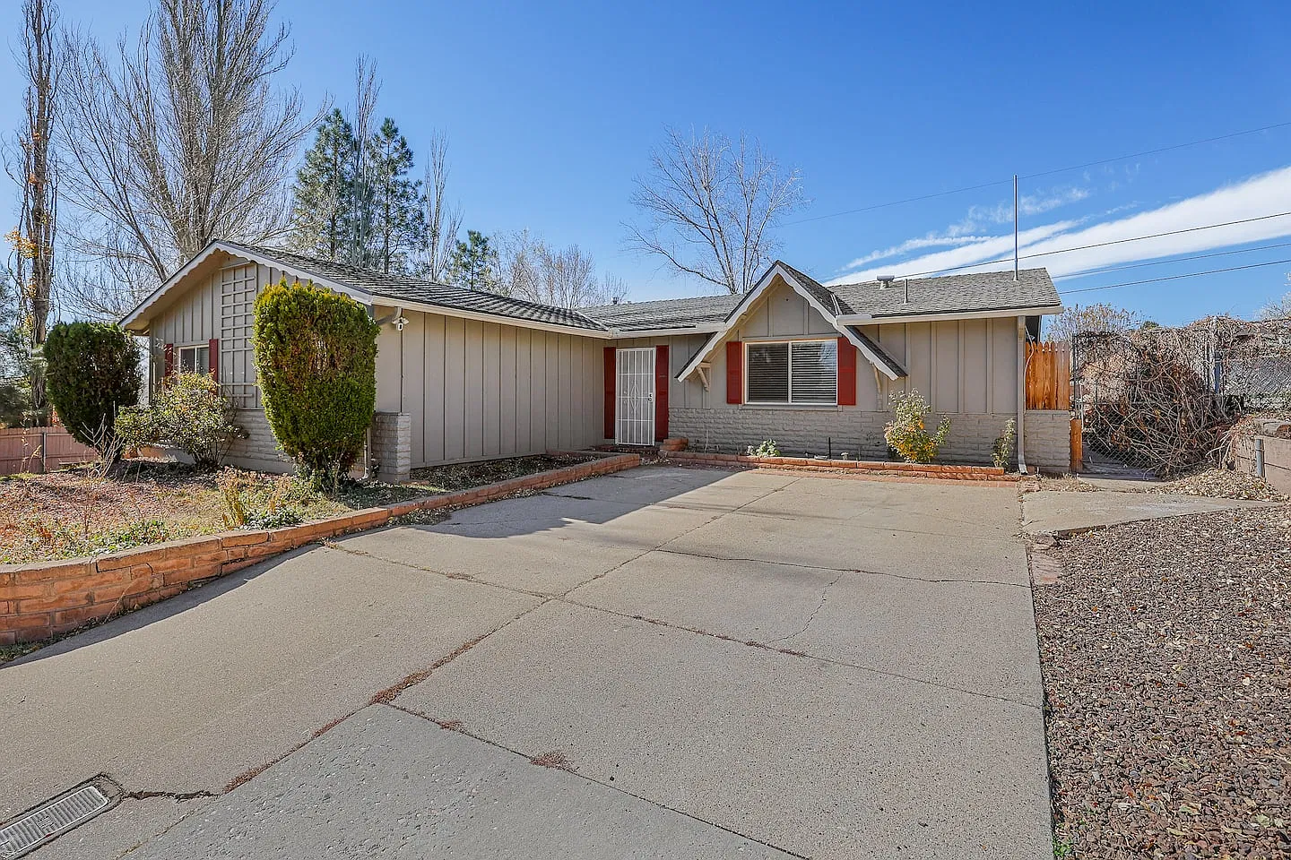 4 bed, 2350 sqft, $3,695 — Photo 3