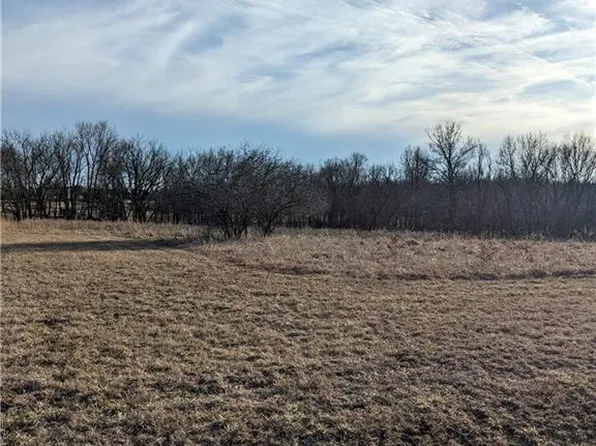 238 S Linn Valley Dr, Linn Valley, KS 66040