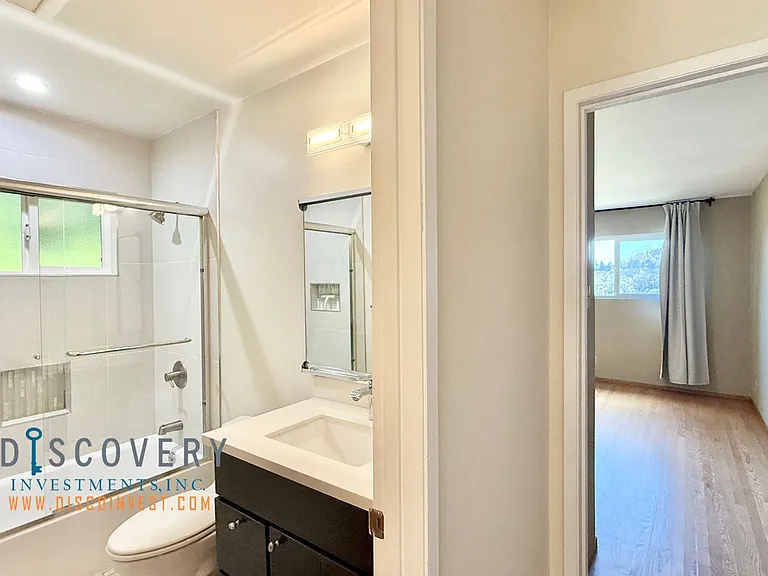 16 Carisbrook Ln — Photo 23