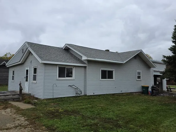512 Maple St, Kensett, IA 50448