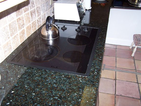 Kitchen Cootop & Granite