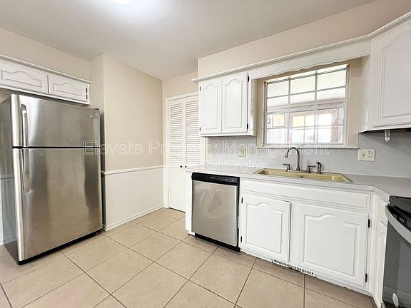 3rd image of 4225 NW 51st St