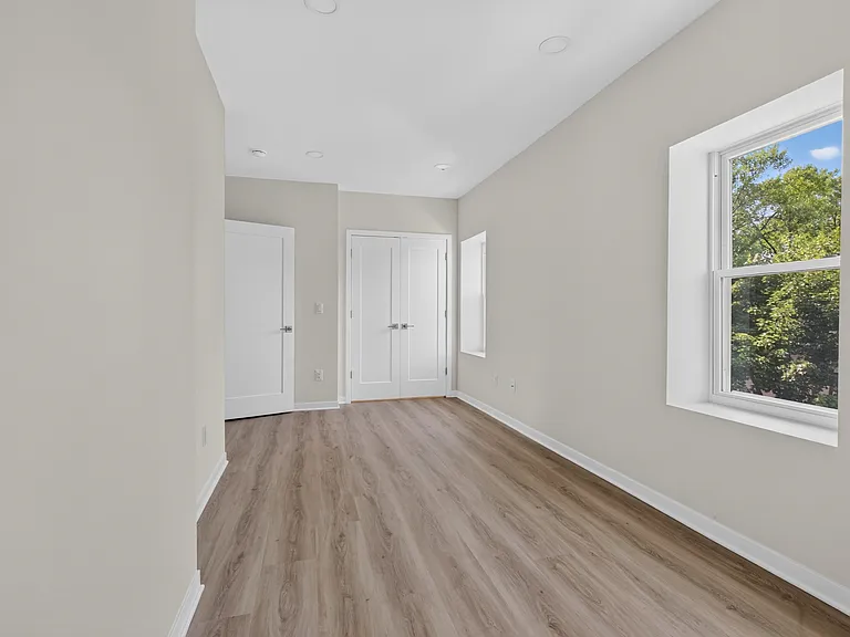 2995 S Clement Ave #A — Photo 22