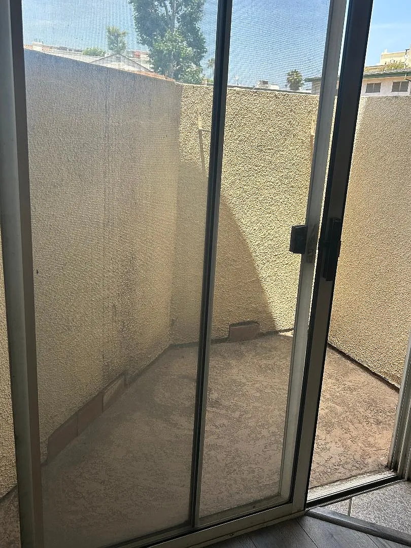 1 bed, 725 sqft, $2,100 — Photo 3