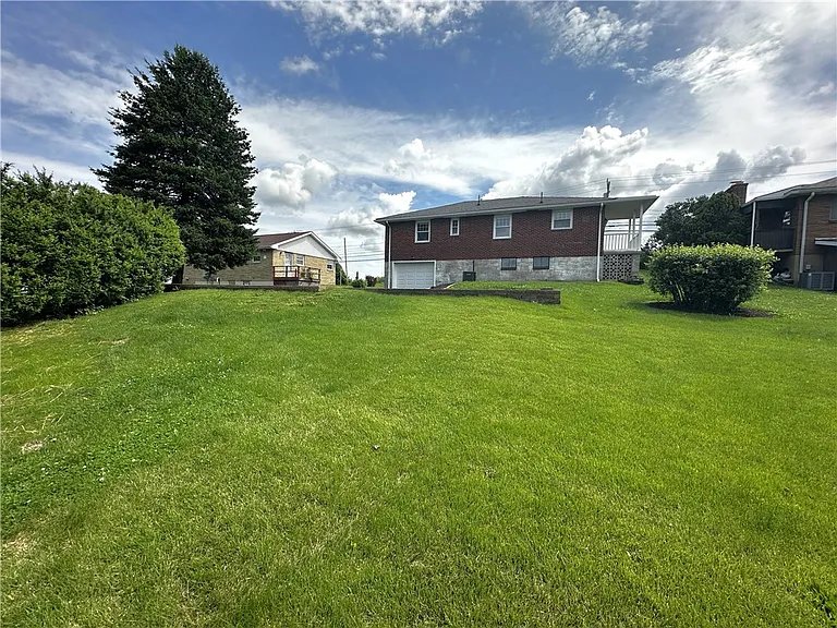 220 Humphrey Rd — Photo 14