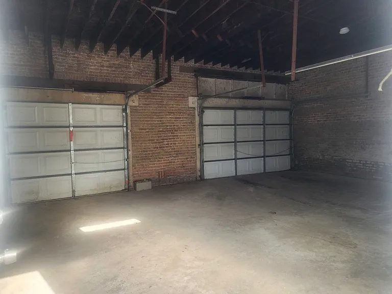 6621 S California Ave — Photo 10