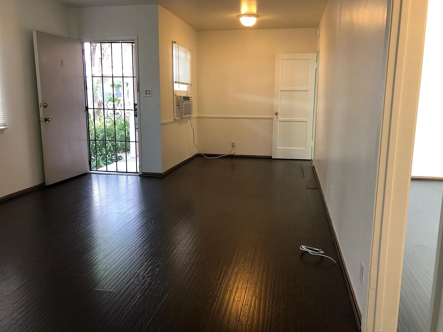 2 bed, 1050 sqft, $2,495 — Photo 2
