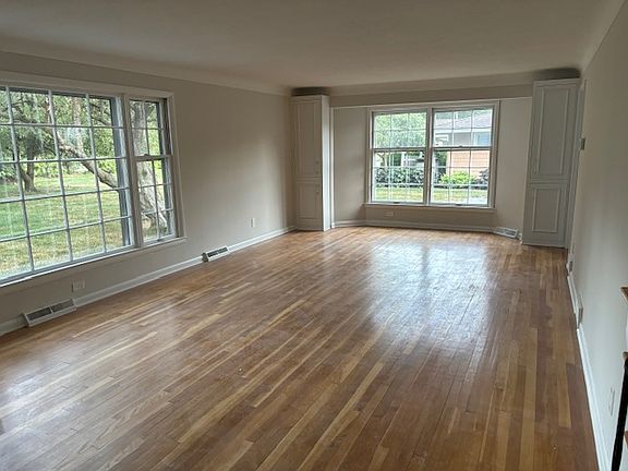 3rd image of 1657 Allen Dr
