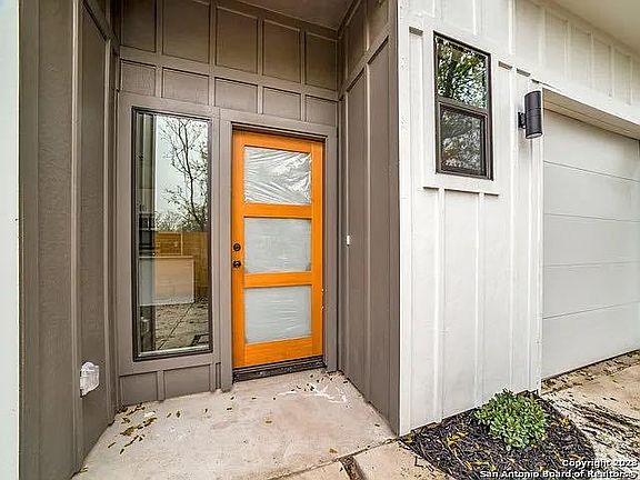 4th image of 1035 S Pine St #201