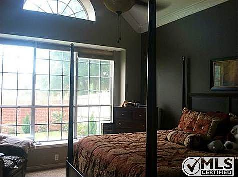 3rd image of 304 Heatherwood Dr