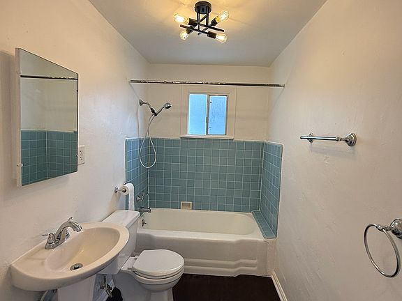 5th image of 1452 S Wooster St #1452