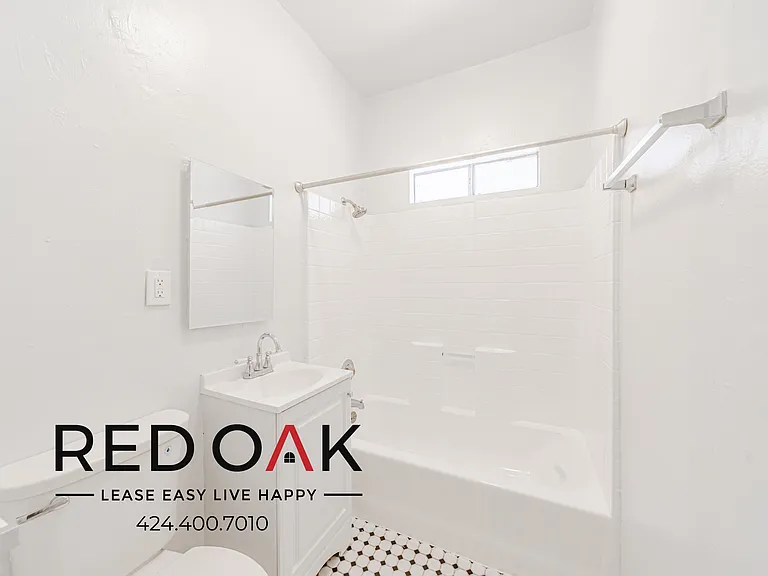 4811 Melrose Ave #107 — Photo 10