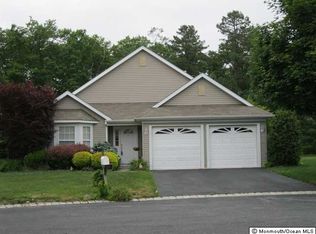 64 Rosewood Dr, Lakewood, NJ 08701