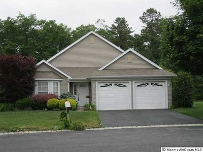 64 Rosewood Dr, Lakewood, NJ, 08701