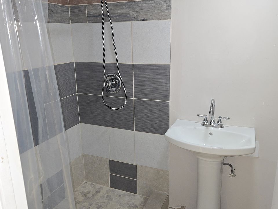 2nd image of 4878 Woodhurst Way